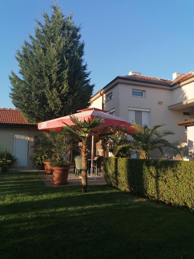 Villa Ros Guest House Svilengrad ภายนอก รูปภาพ