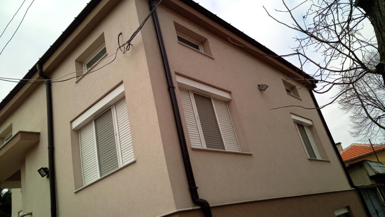 Villa Ros Guest House Svilengrad ภายนอก รูปภาพ