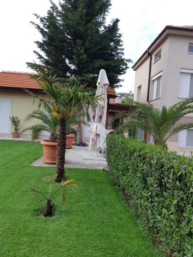 Villa Ros Guest House Svilengrad ภายนอก รูปภาพ