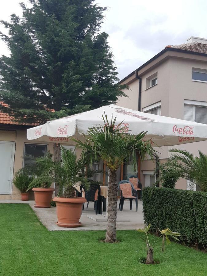 Villa Ros Guest House Svilengrad ภายนอก รูปภาพ