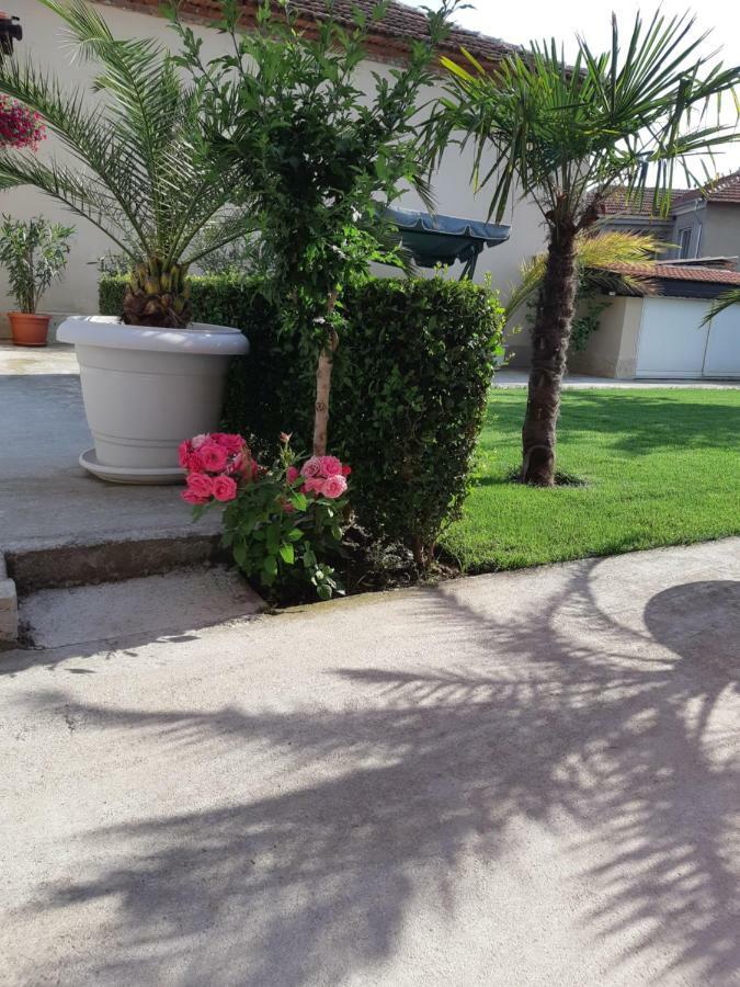 Villa Ros Guest House Svilengrad ภายนอก รูปภาพ