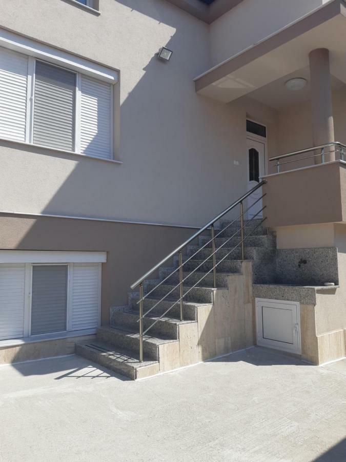 Villa Ros Guest House Svilengrad ภายนอก รูปภาพ