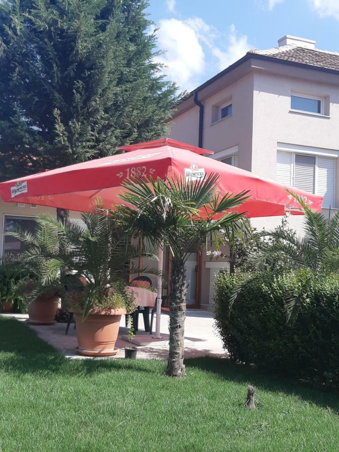 Villa Ros Guest House Svilengrad ภายนอก รูปภาพ