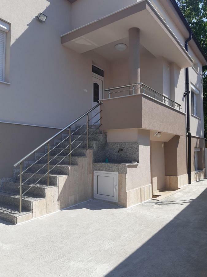 Villa Ros Guest House Svilengrad ภายนอก รูปภาพ