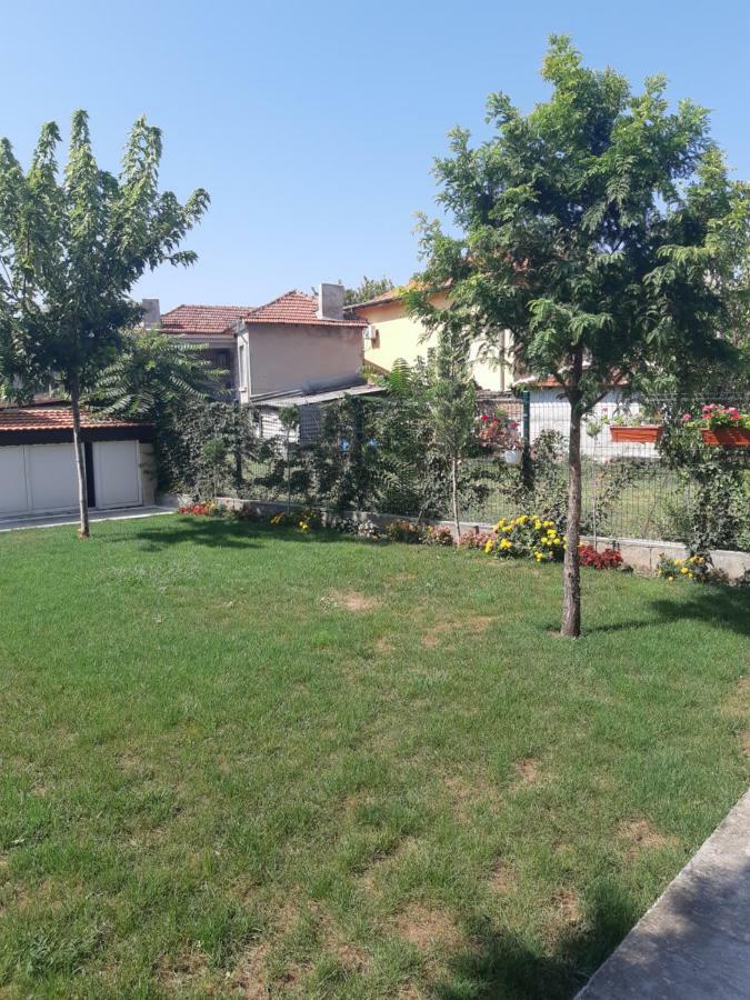 Villa Ros Guest House Svilengrad ภายนอก รูปภาพ