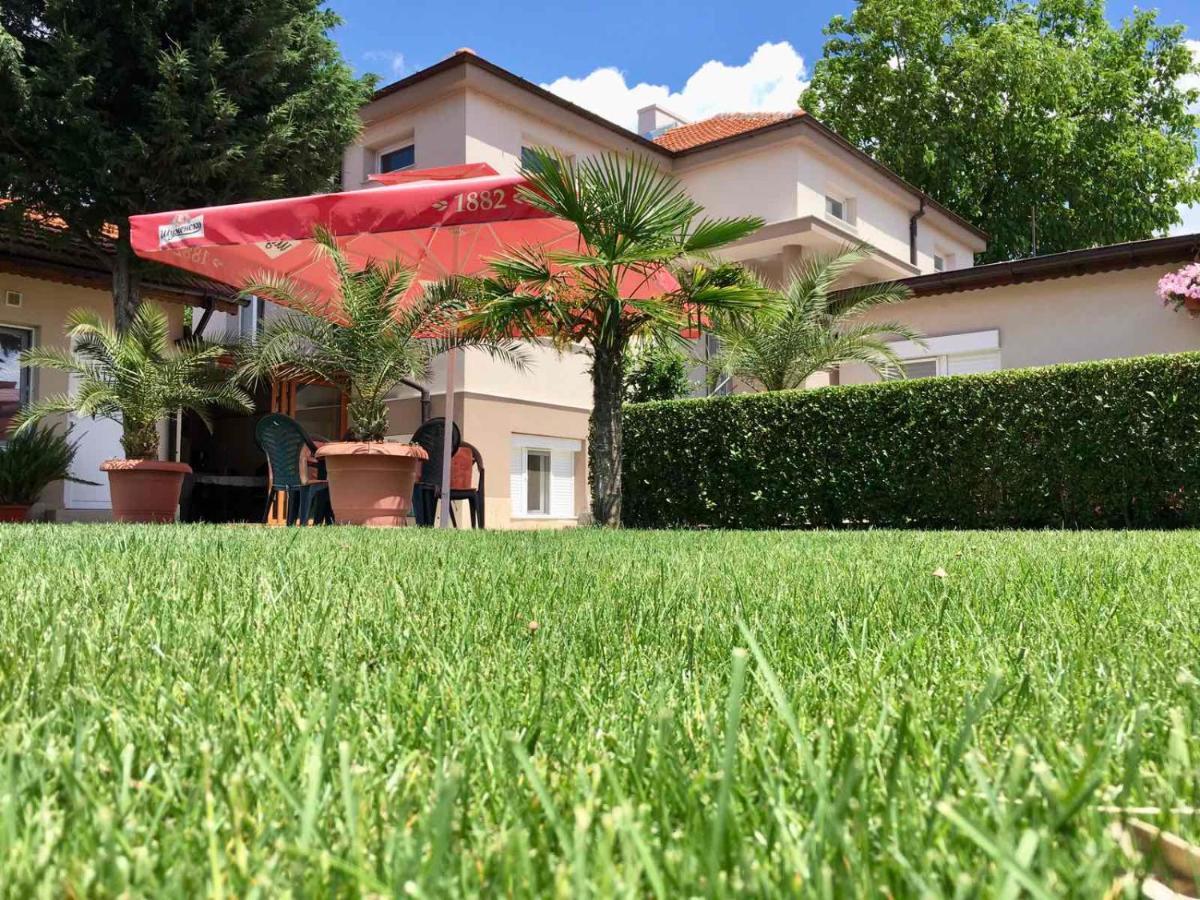 Villa Ros Guest House Svilengrad ภายนอก รูปภาพ